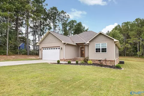 472 Country Club Rd, Albertville, AL 35951