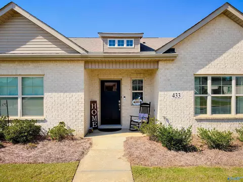 433 Ronnie Dr, Hartselle, AL 35640