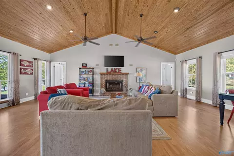 Living - 266 Robert Davis Rd, Langston, AL 35755 photo 4 of 5