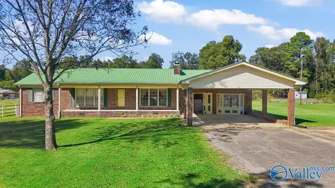 1696 Highpoint Rd, Albertville, AL 35950
