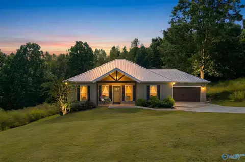 357 Tara Rd, Guntersville, AL 35976