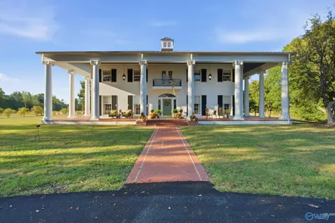 10627 New Cut Rd, Athens, AL 35611