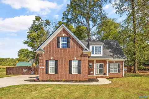 115 Hickory Glen Cir, Huntsville, AL 35811