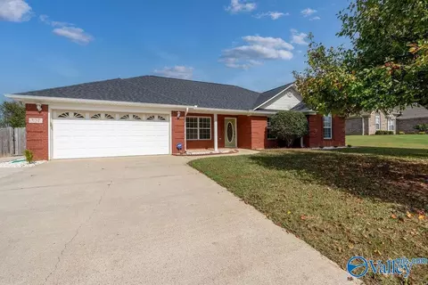 307 Antler Point Dr, New Market, AL 35761