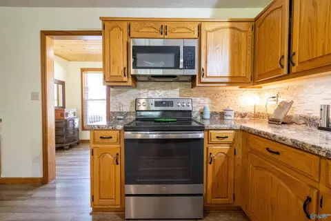Kitchen - 672 Kemp Rd, Hamilton, AL 35570 photo 4 of 5