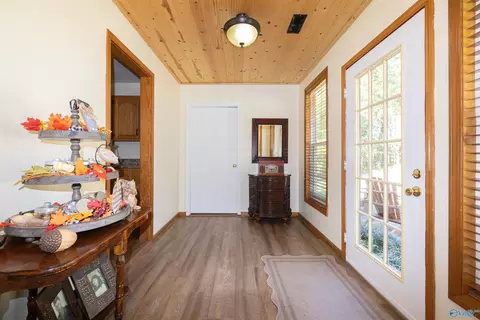 Entry Way - 672 Kemp Rd, Hamilton, AL 35570 photo 3 of 6
