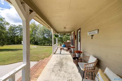 Exterior - 672 Kemp Rd, Hamilton, AL 35570 photo 4 of 11