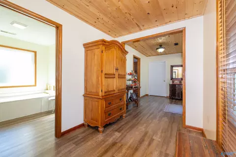 Entry Way - 672 Kemp Rd, Hamilton, AL 35570 photo 4 of 6