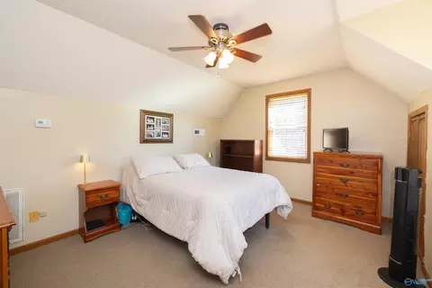 Bedroom - 672 Kemp Rd, Hamilton, AL 35570 photo 5 of 7