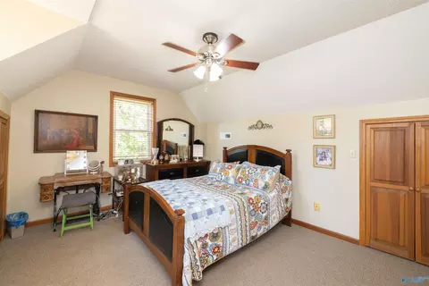 Bedroom - 672 Kemp Rd, Hamilton, AL 35570 photo 3 of 7
