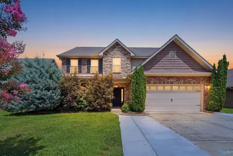 3011 Magnolia Leaf Cir, Owens Cross Roads, AL 35763
