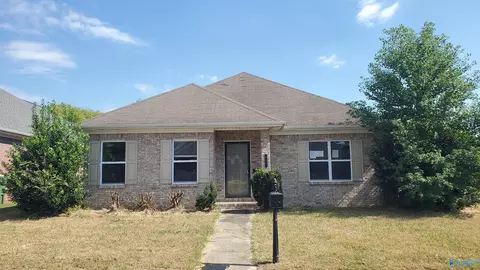 937 Tracey Ln, Decatur, AL 35601