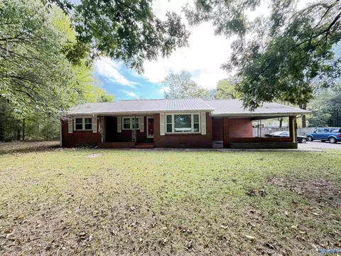 2009 Old Moulton Rd, Decatur, AL 35601