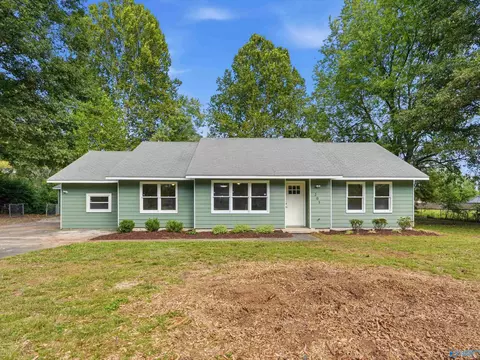 205 Frances Amelia Dr, Huntsville, AL 35811