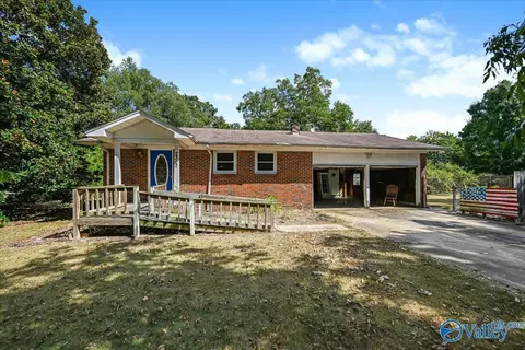 2302 Hamilton Dr, Decatur, AL 35601