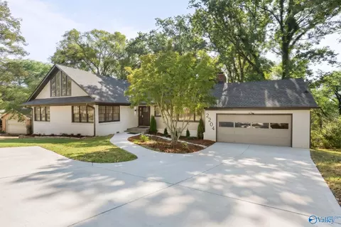 2204 Toll Gate Rd, Huntsville, AL 35801