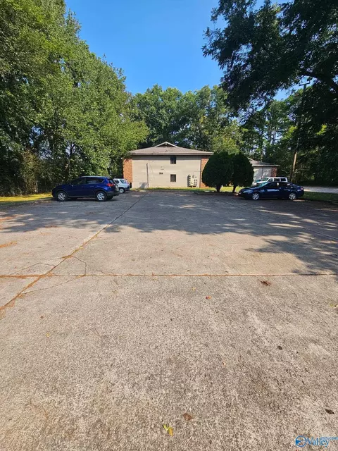 2940 Hood Rd #E, Huntsville, AL 35805