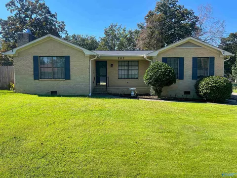 502 Jolee Ln, Rainbow City, AL 35906