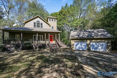 2232 Thompson Falls Dr, Guntersville, AL 35976