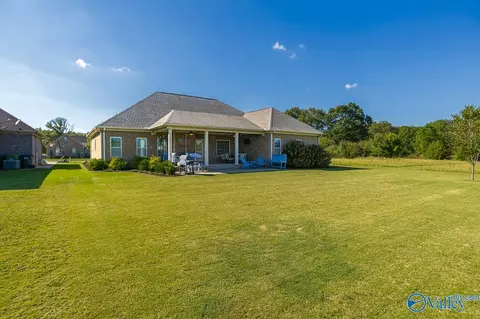 Exterior - 2104 Queenston Loop, Decatur, AL 35603 photo 7 of 8