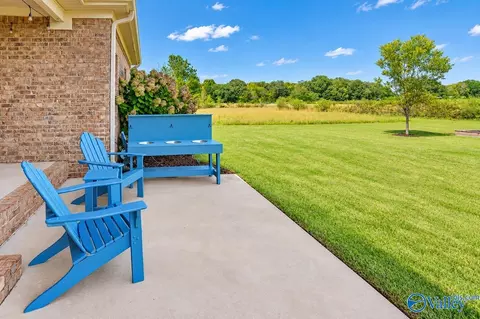 Exterior - 2104 Queenston Loop, Decatur, AL 35603 photo 6 of 8