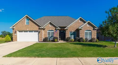 2104 Queenston Loop, Decatur, AL 35603