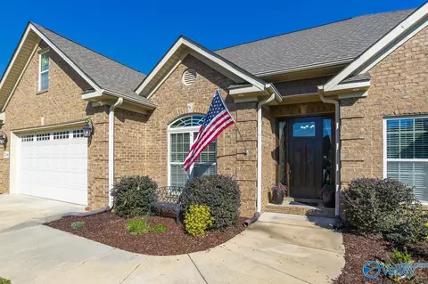 Exterior - 2104 Queenston Loop, Decatur, AL 35603 photo 2 of 8
