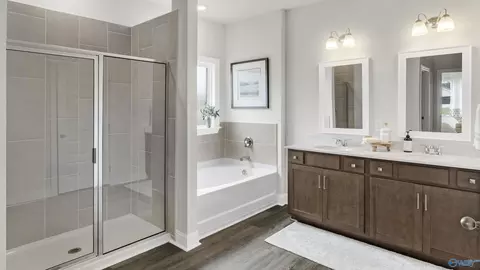 Bath - 17648 Ruby Dr, Athens, AL 35613 photo 5 of 5
