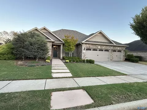 112 Walnut Cove Blvd, Huntsville, AL 35824