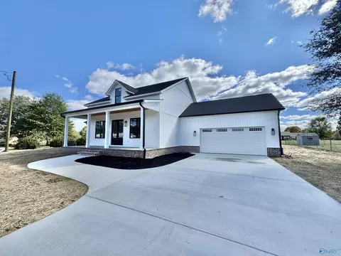 290 Joe Hope Dr, Geraldine, AL 35974