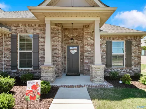 24495 Bekah Ln, Toney, AL 35773