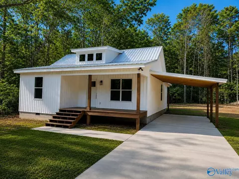 185 County Road 377, Scottsboro, AL 35769