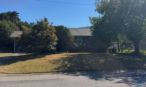1401 Cleermont Dr, Huntsville, AL 35801