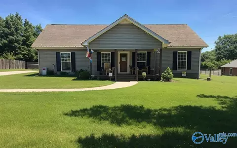 708 County Road 1447, Vinemont, AL 35179