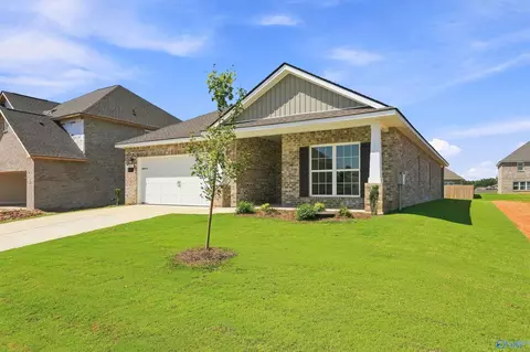 121 Honeybun Rd, Toney, AL 35773