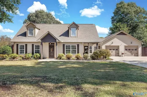 43 Azalea Cir, Guntersville, AL 35976