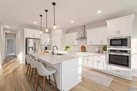 105 Sniper St, Toney, AL 35773