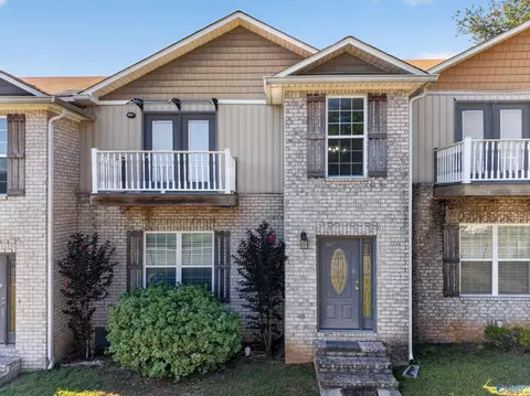 830 Blount Ave #B, Guntersville, AL 35976