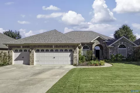 111 Castlewood Dr, Madison, AL 35756