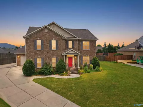 7553 Crestridge Dr, Owens Cross Roads, AL 35763