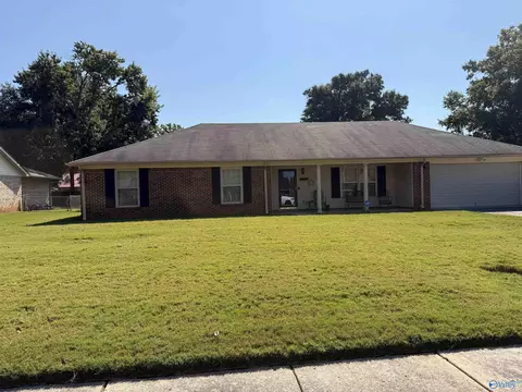10304 SW Parliament Dr, Huntsville, AL 35803