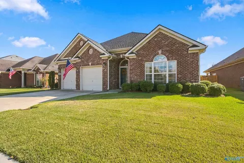 5008 SE Valley Cove Dr, Owens Cross Roads, AL 35763