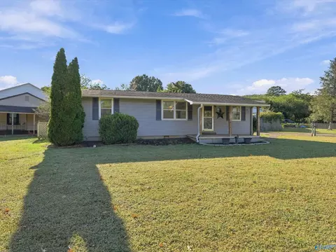 910 Mead Rd, Huntsville, AL 35801