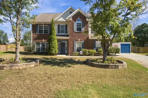 7003 Southcreek Dr, Owens Cross Roads, AL 35763