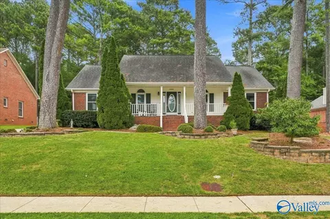 1669 Longleaf Dr, Huntsville, AL 35806