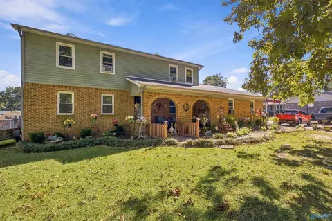 501 Shane Ln, Rainbow City, AL 35906