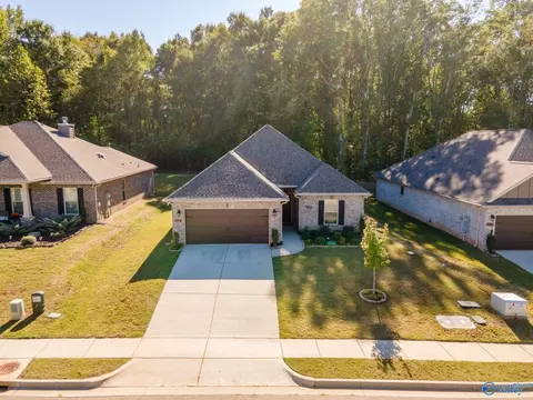 154 Midpark Dr, Meridianville, AL 35759