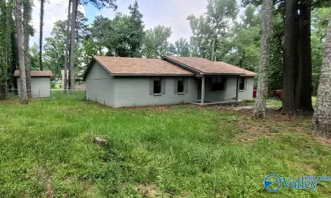 94 Herring Rd, Hartselle, AL 35640