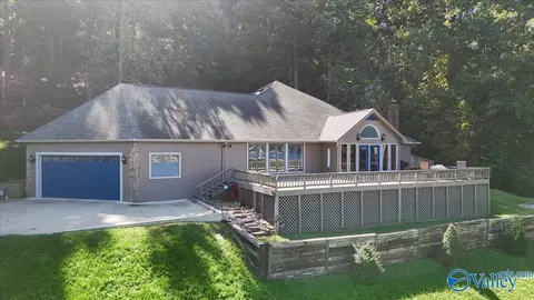 3018 Woodvue Rd, Guntersville, AL 35976