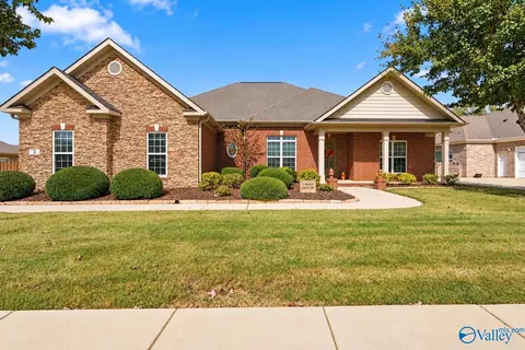 2 SW Youpon Dr, Huntsville, AL 35824
